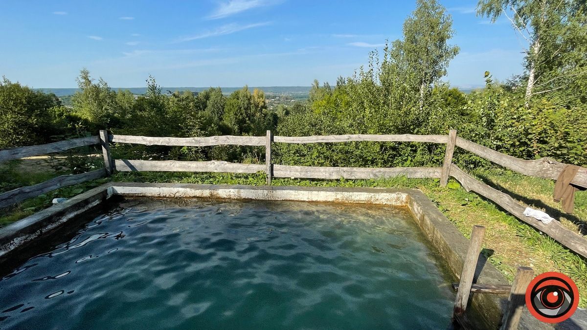 Високогірна Марківка: цілюща криниця й басейн над урвищем 5