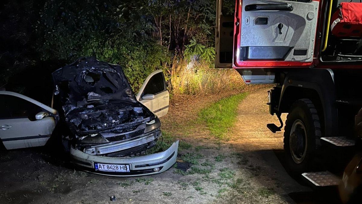 На Городенківщині горів автомобіль 1