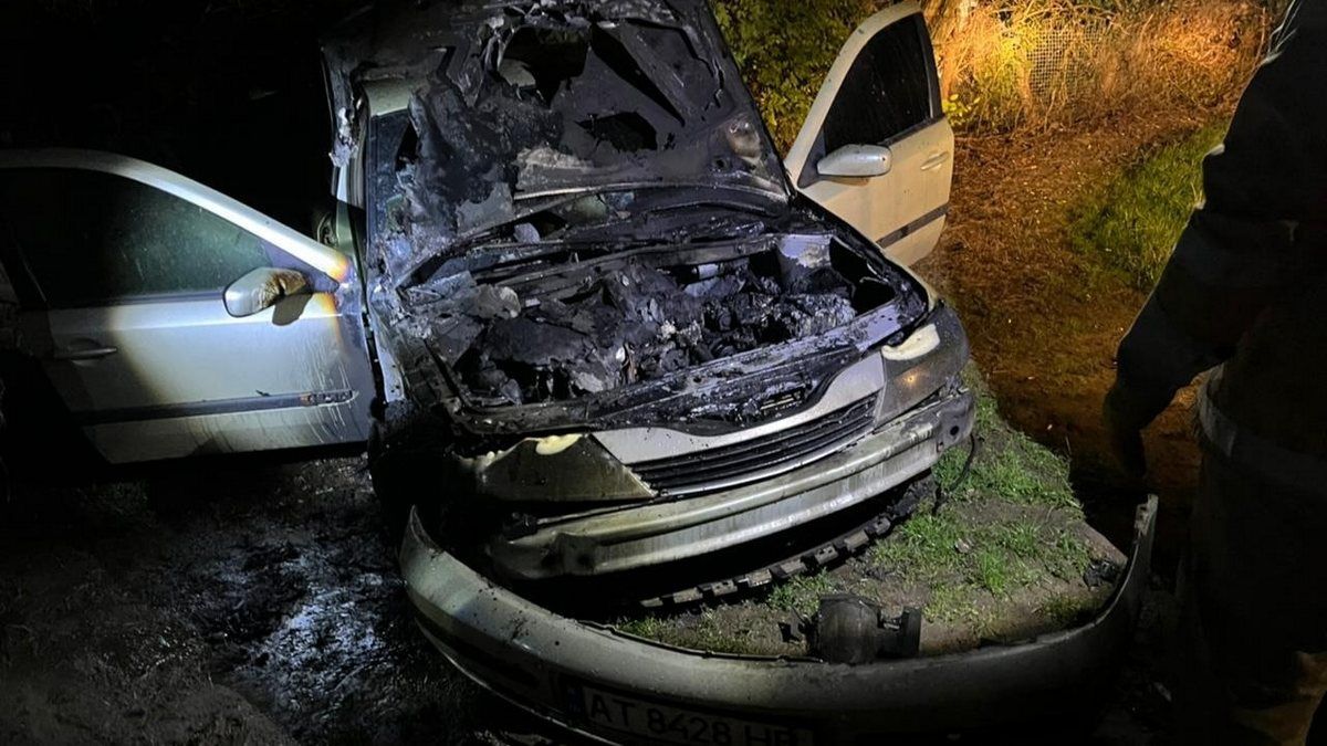 На Городенківщині горів автомобіль