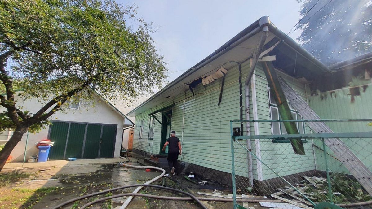 У Снятині загорівся житловий будинок 2