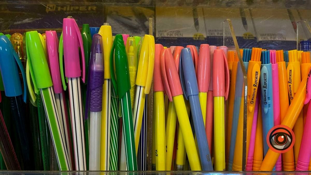 Зібрати школяра: скільки коштуватиме рюкзак та канцелярія? 10