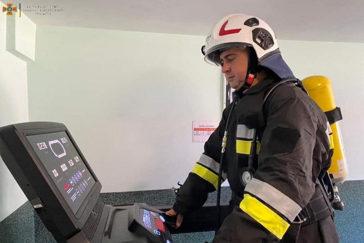 Як тренуються прикарпатські пожежні 2