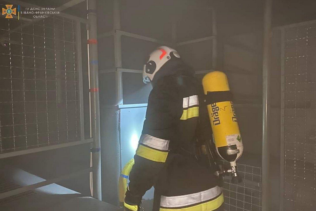 Як тренуються прикарпатські пожежні 3