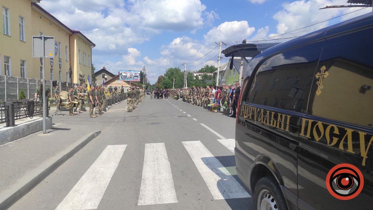 У Коломиї провели в останню путь загиблого Героя 1