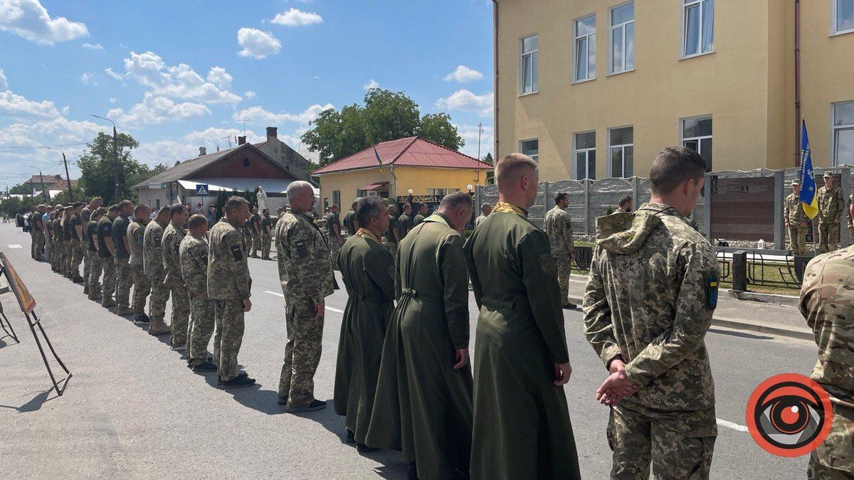 У Коломиї провели в останню путь загиблого Героя 2
