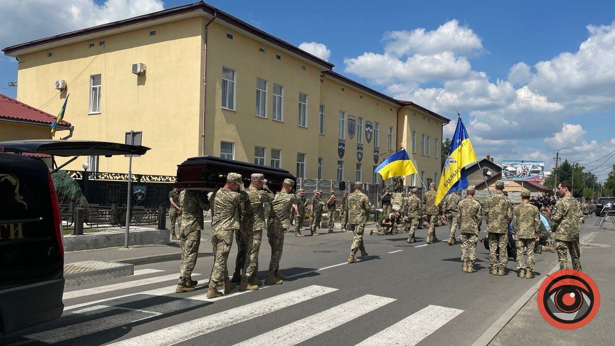 У Коломиї провели в останню путь загиблого Героя 3