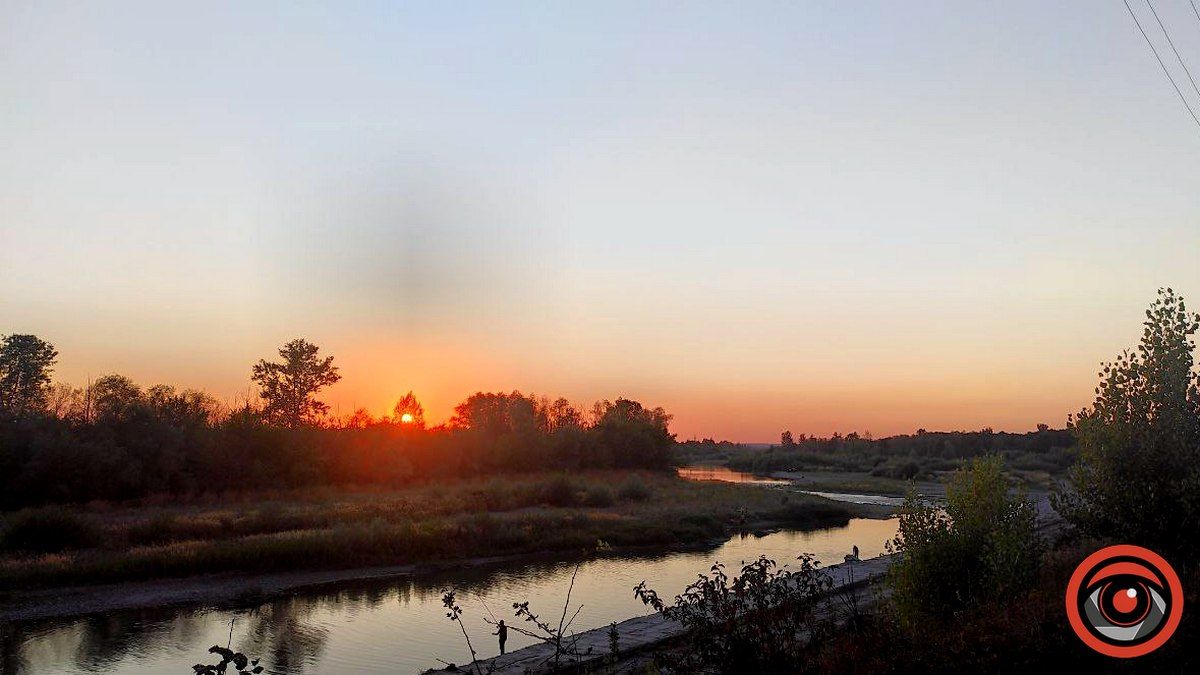 Помаранчеве завершення п'ятниці: захід сонця на Пруті 14