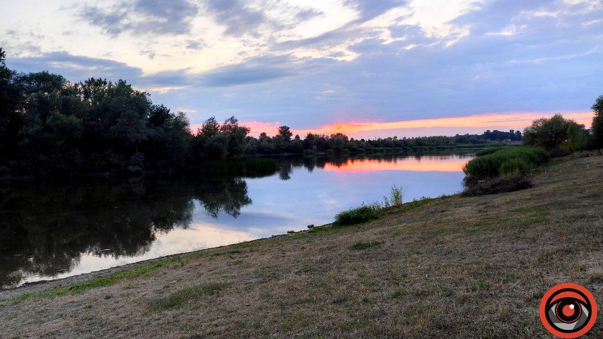 Помаранчеве завершення п'ятниці: захід сонця на Пруті 3