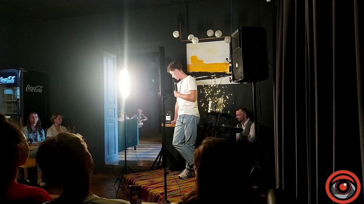 На вечері стендапу зібрали кошти на амуніцію захисникам 2