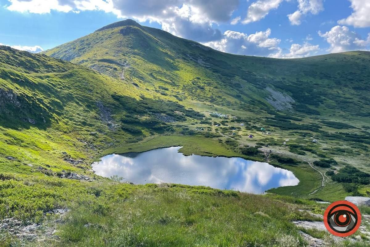 Місце сили та величі: озеро Несамовите в Карпатах 8