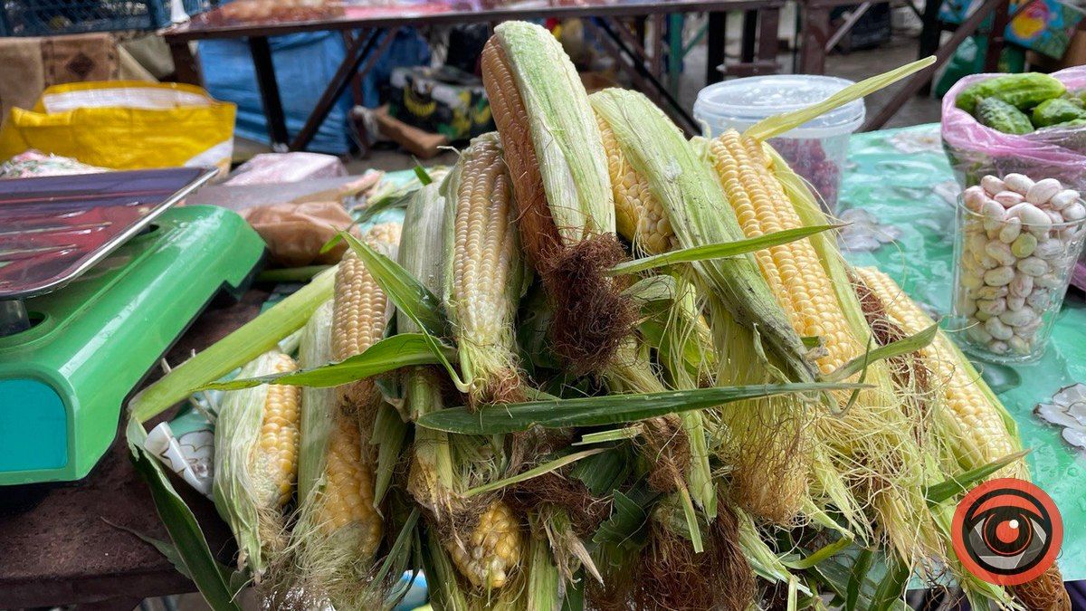 Скільки коштує кукурудза на базарі у Коломиї? 2