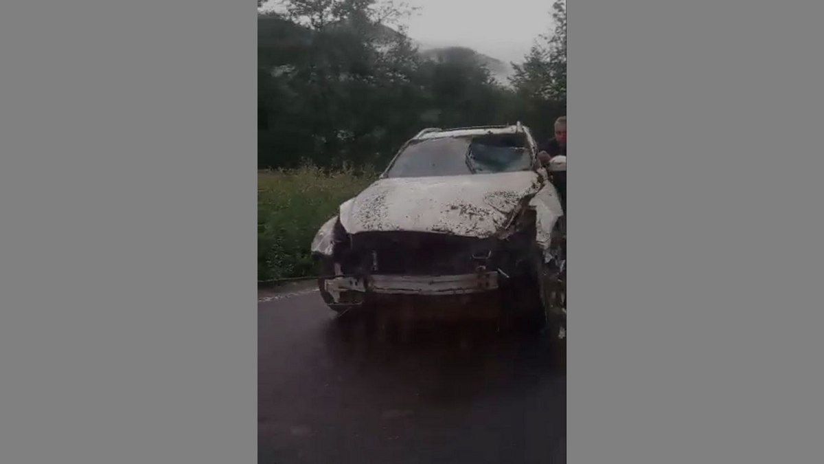 Біля Микуличина автівка зірвалась в кювет