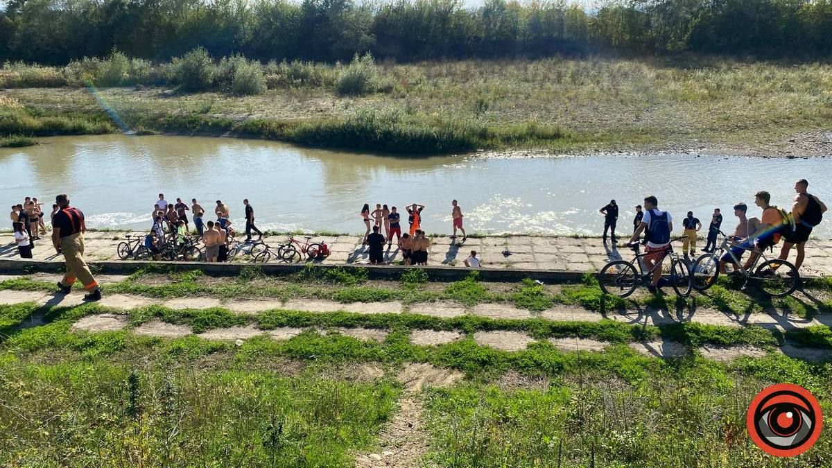 На Пруті водолази шукають дитину 2