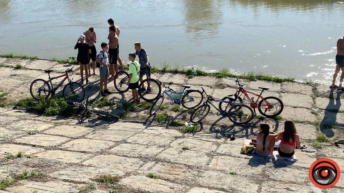 На Пруті водолази шукають дитину 4