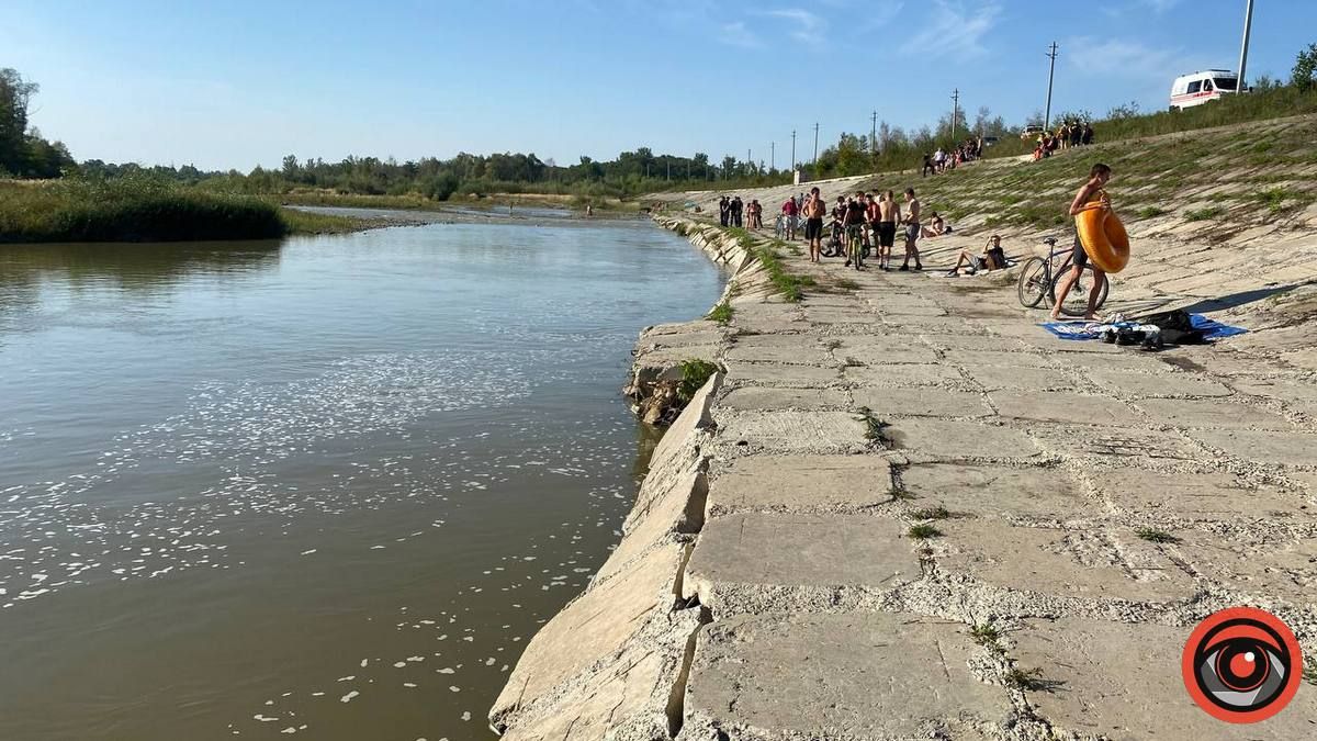 На Пруті водолази шукають дитину 5