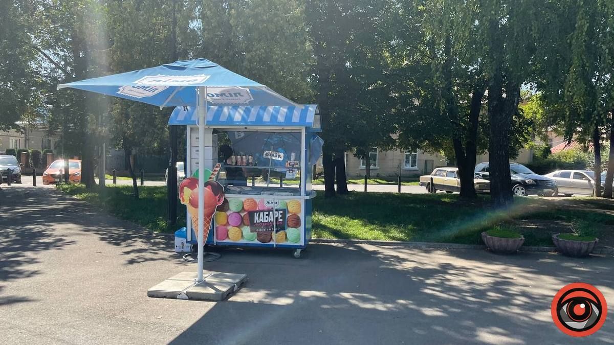 Сідайте, не покалічтеся | Як нині виглядає зона відпочинку на міському озері 16