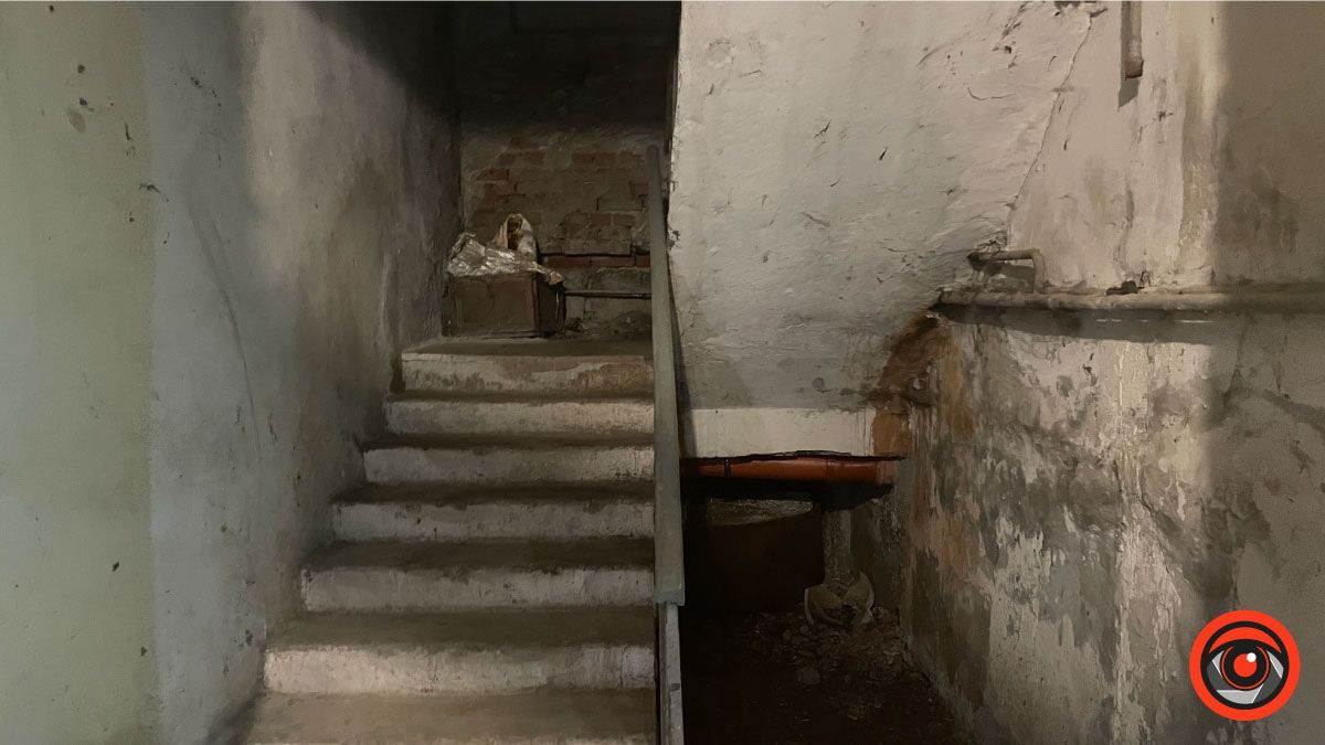 Не нічийне, але занедбане: як виглядають майже 2000 м² укриттів на вул. Січових Стрільців у Коломиї 12