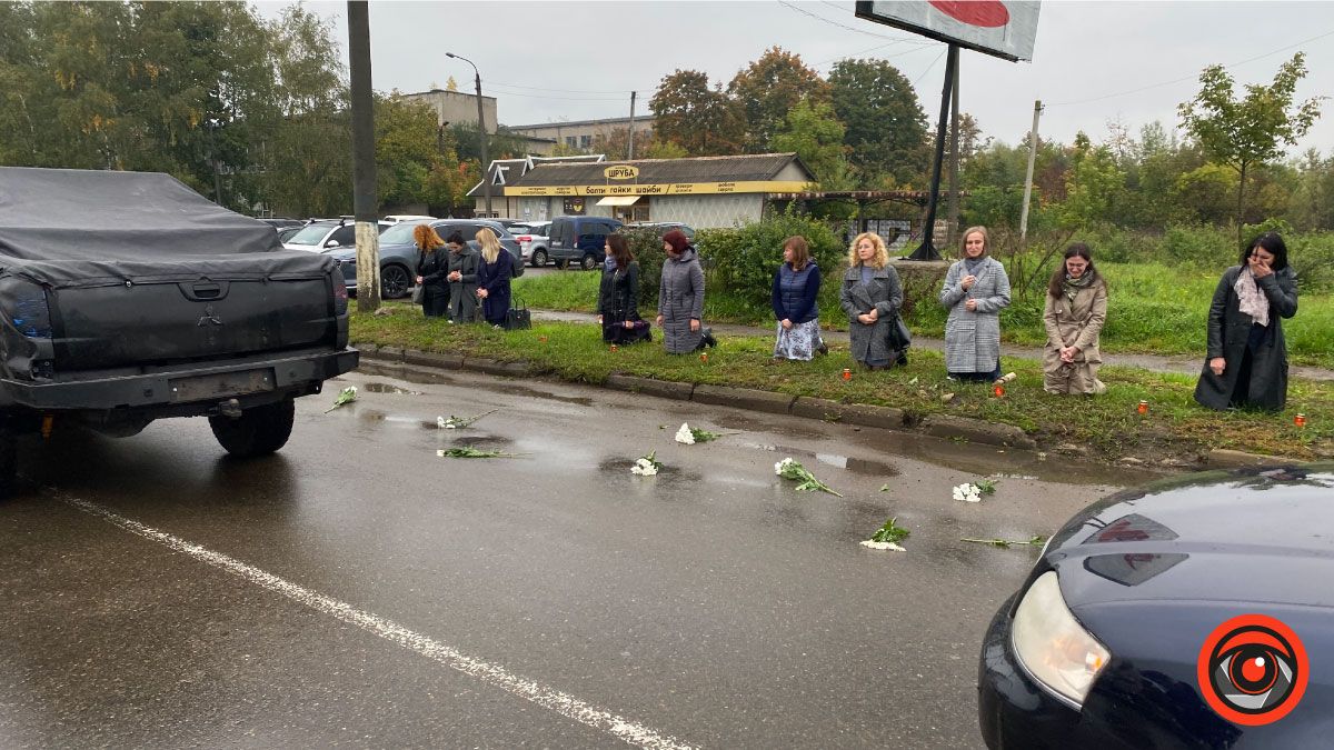 Сотні коломиян зустріли тіло загиблого Любомира Бордуна 12