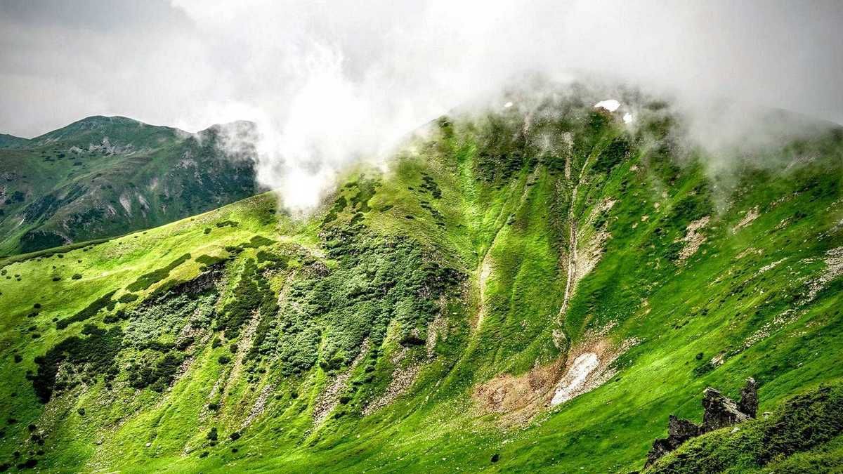 ТОП 10 вершин Карпат, на які варто зійти цієї осені 5