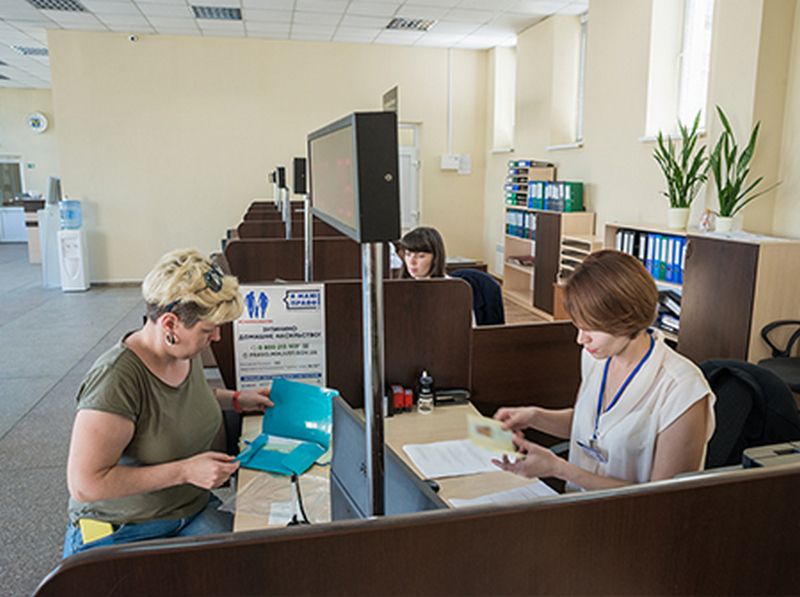 Ті, хто врятував нас від черг і хабарів: 6 вересня професійне свято адміністраторів ЦНАПів 4