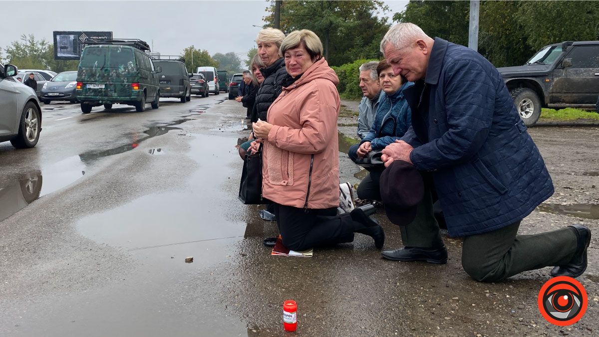 Сотні коломиян зустріли тіло загиблого Любомира Бордуна 1
