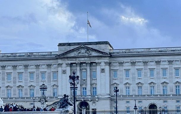 70 років на чолі Британії та навіки у серцях усього світу | історія Єлизавети ІІ 3