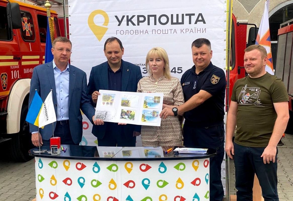 Пес Патрон відтепер на конверті: у Франківську погасили першу марку з легендарним собакою 3