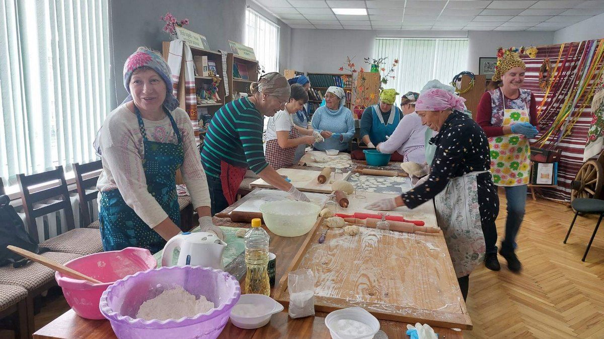 У Печеніжині відбулась акція "Вареники перемоги" 3