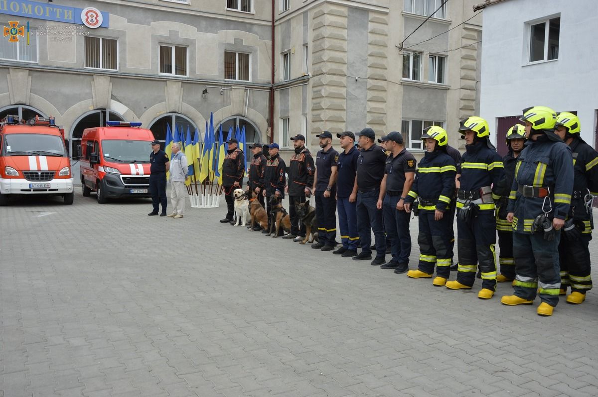 Пес Патрон відтепер на конверті: у Франківську погасили першу марку з легендарним собакою 5