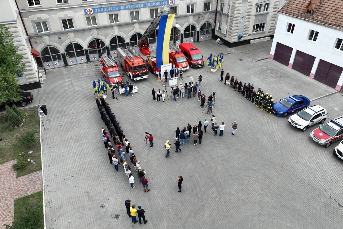 Пес Патрон відтепер на конверті: у Франківську погасили першу марку з легендарним собакою 1