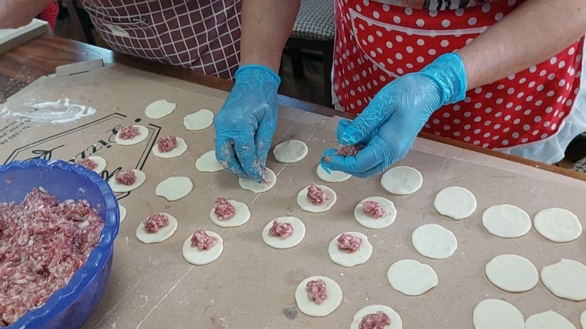 У Печеніжині відбулась акція "Вареники перемоги" 5