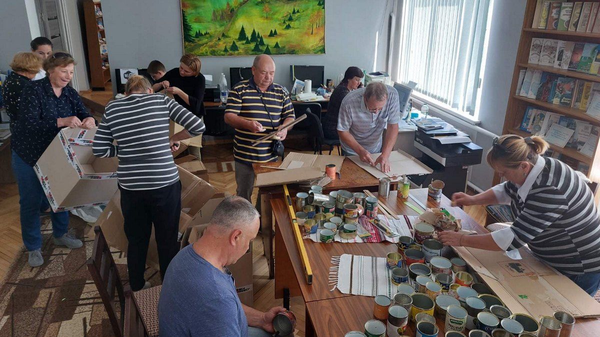 У Печеніжині відбувся майстер-клас з виготовлення окопних свічок 11