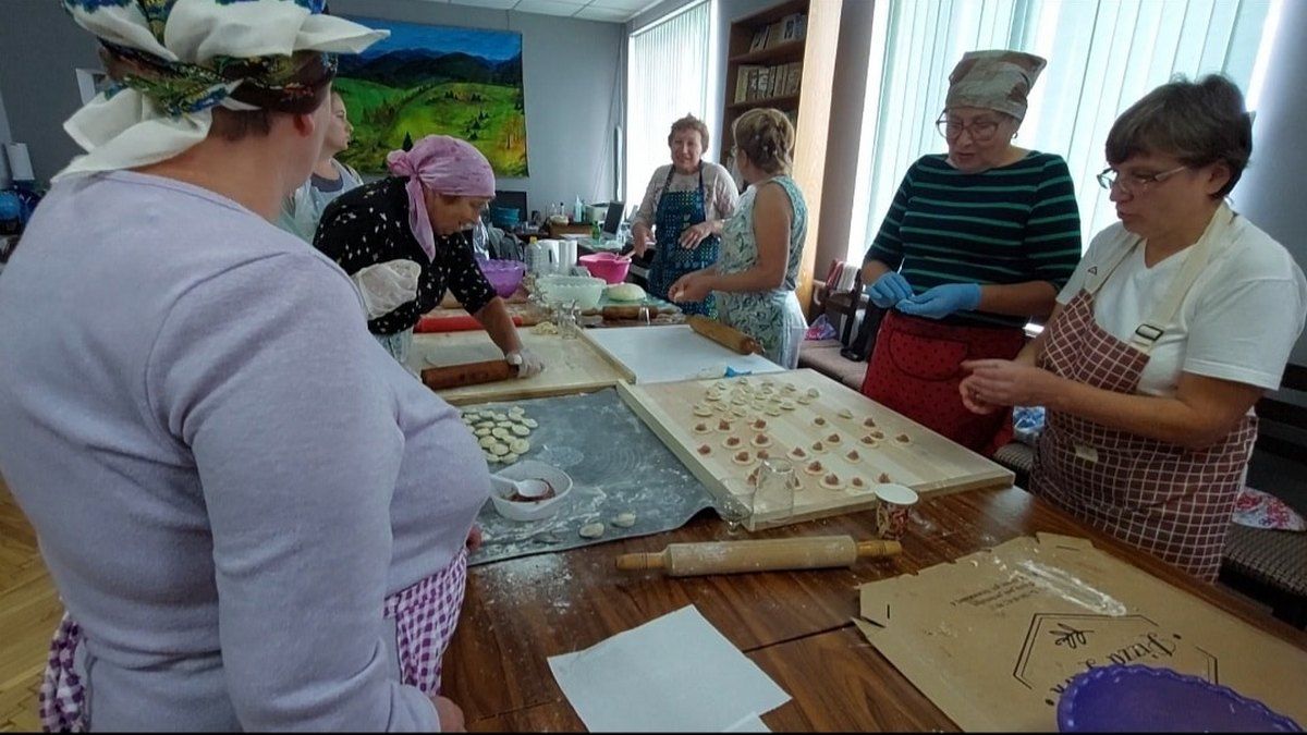 У Печеніжині відбулась акція "Вареники перемоги" 8