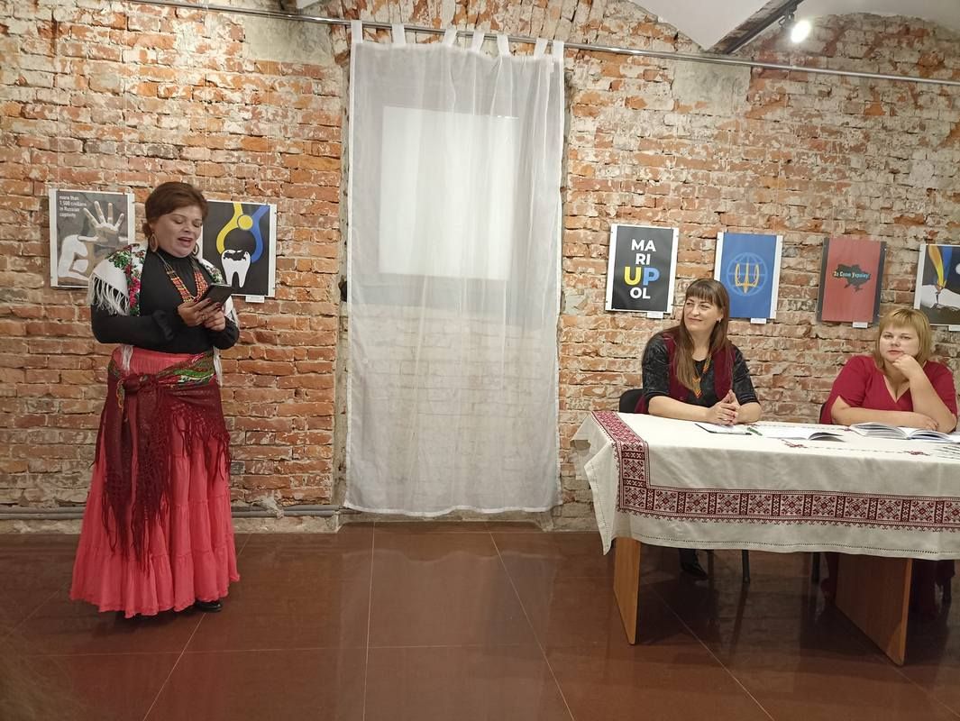Письменниця з Коломиї презентувала свою творчість 2
