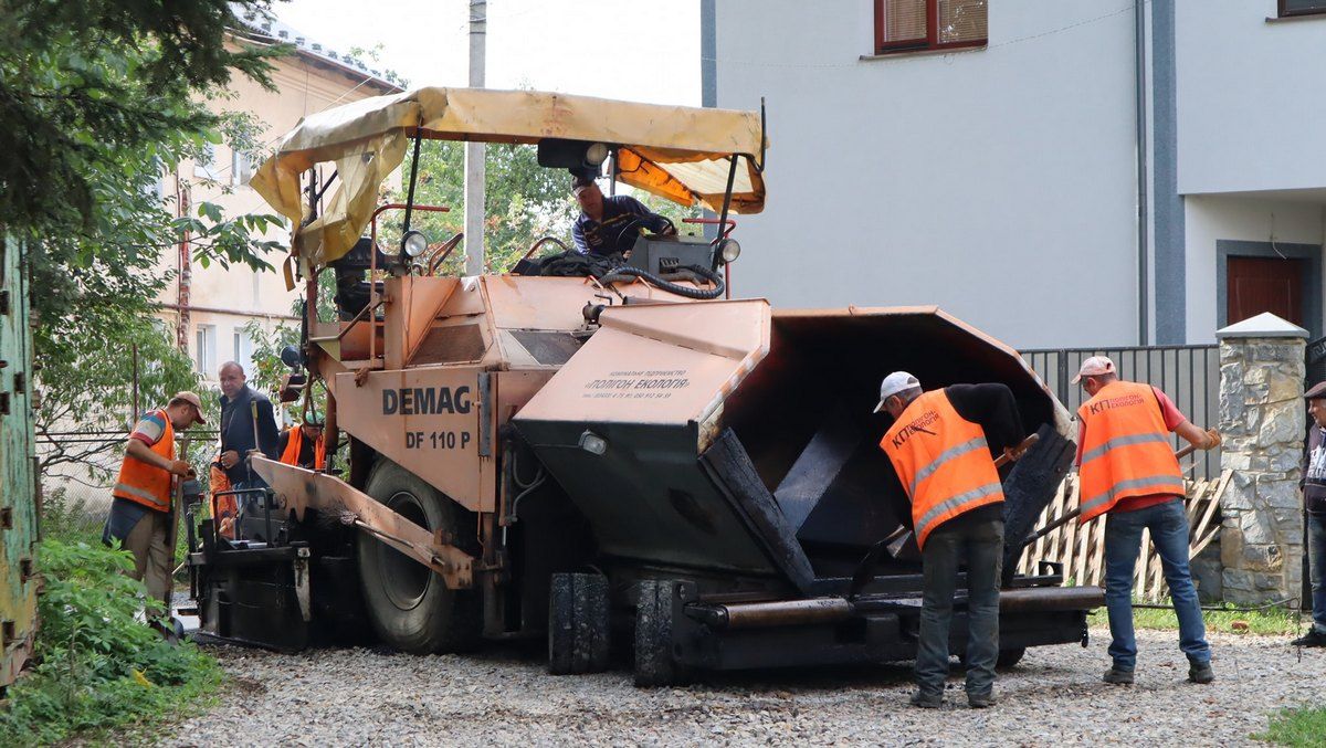 У приватному секторі Коломиї встелили новий асфальт 3