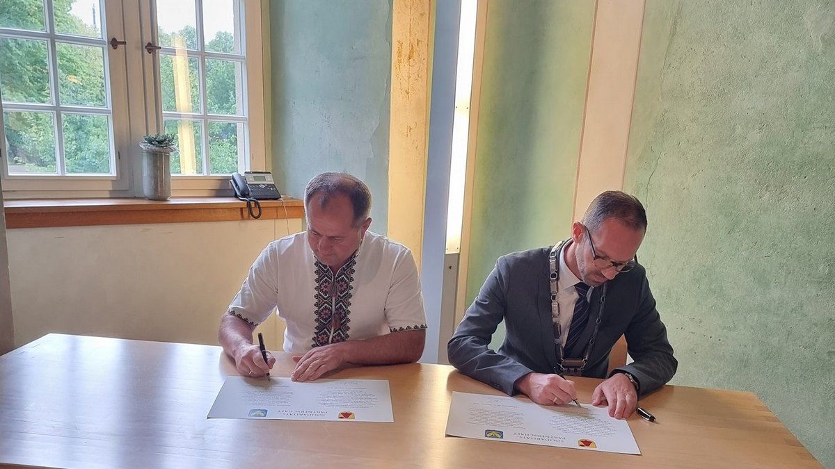 Соціальним службам Коломиї передали автомобіль з Німеччини 2