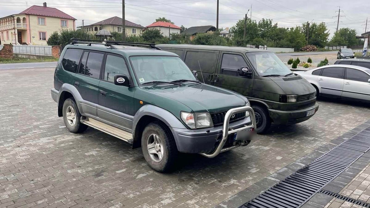 Мешканці Чернятина передали допомогу для військових 3