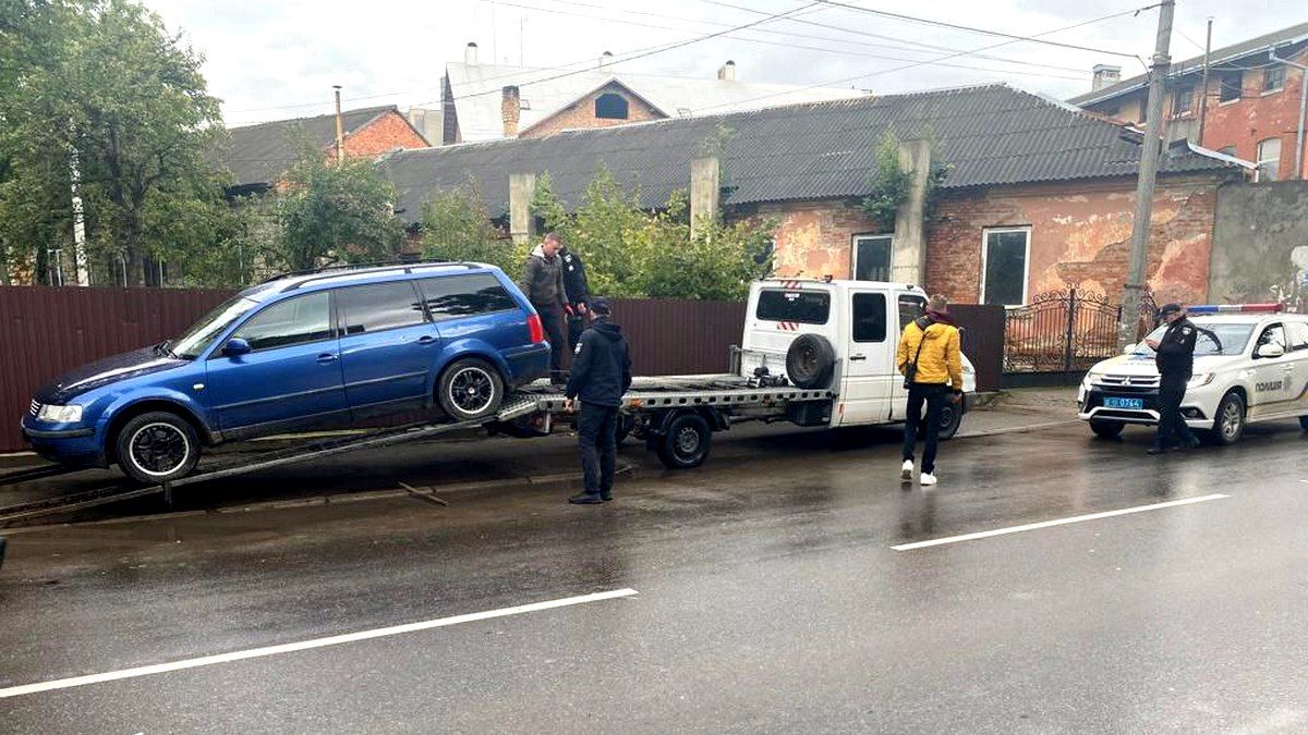 Вкурвило: коломиянка двічі викликала поліцію через паркування на тротуарі 2