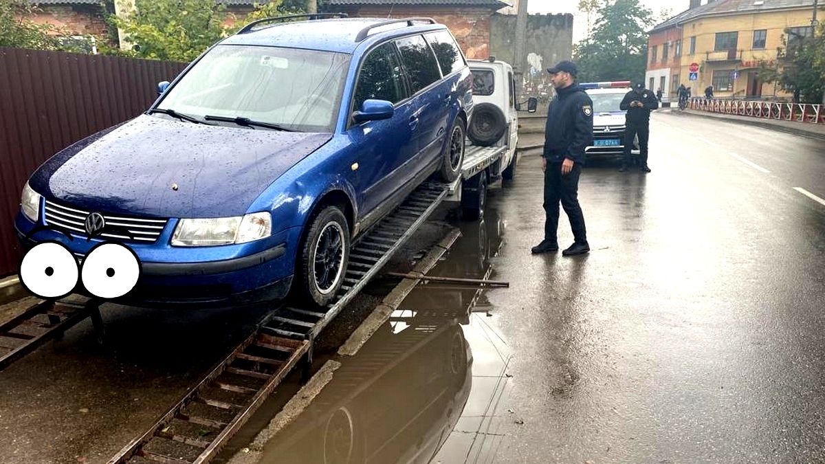 Вкурвило: коломиянка двічі викликала поліцію через паркування на тротуарі