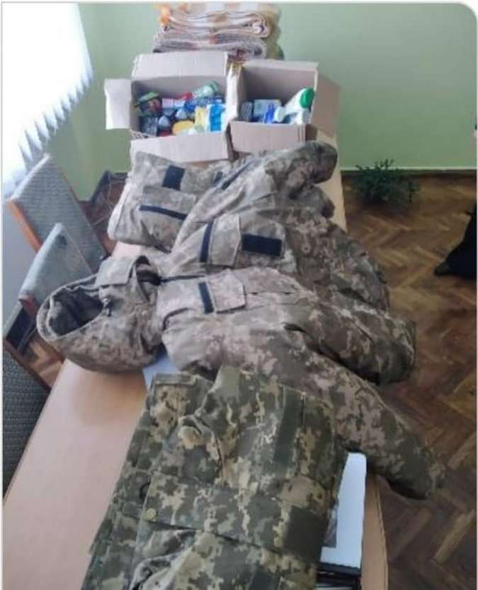Із Снятина на передову відправили допомогу військовим 2