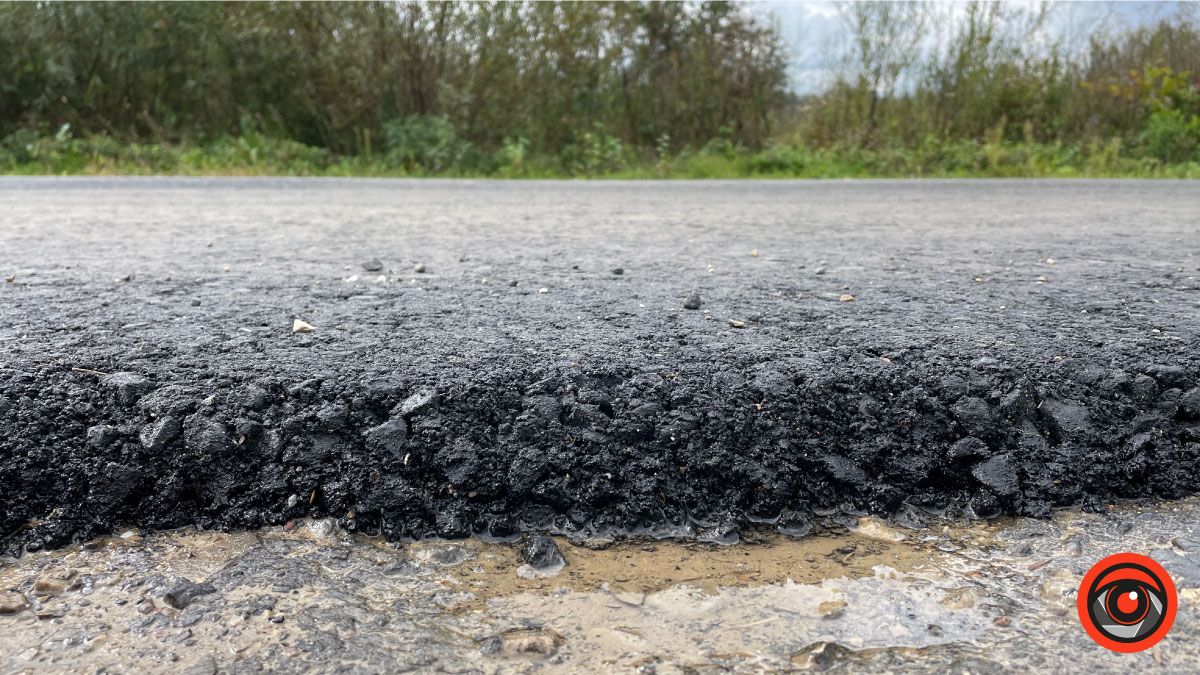 Між селами Грушів і Корнич постелили новий асфальт 9