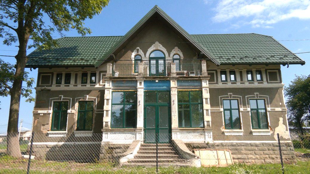 Як зараз йдуть справи в 100-річному будинку на Косівщині, де житимуть переселенці 1