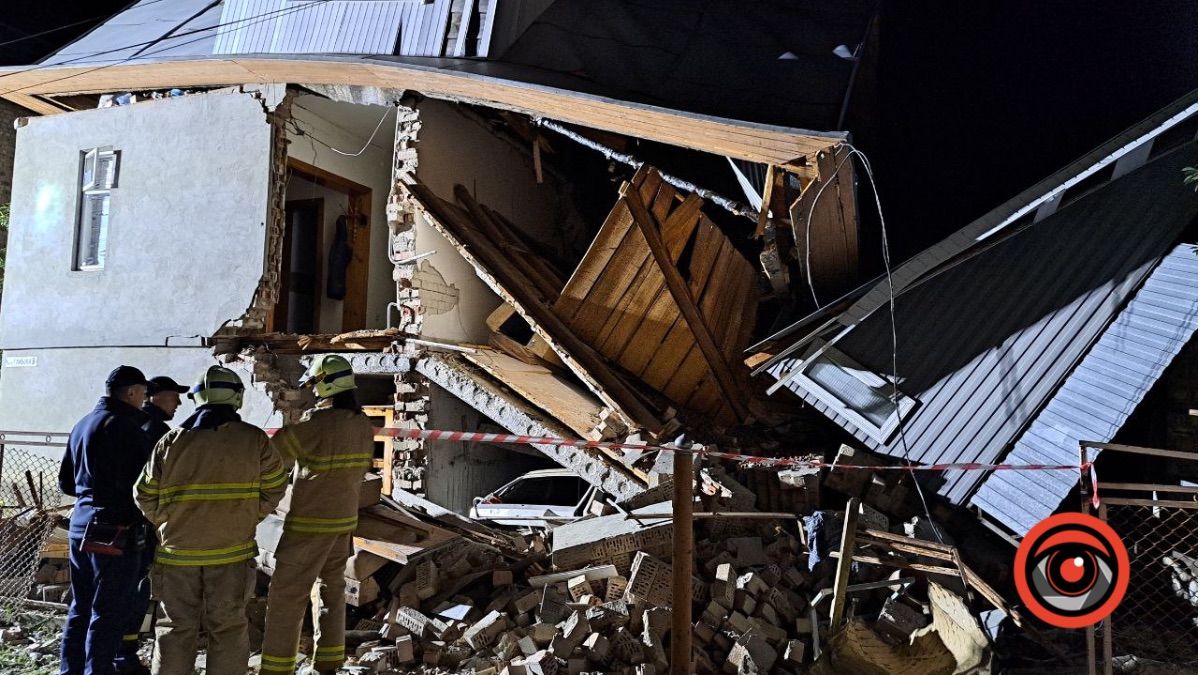 У Коломиї на людей обвалився житловий будинок 1