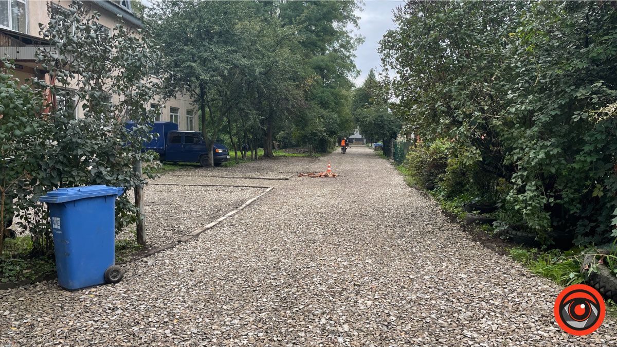 У Коломиї ремонтують дорогу на вул. Навроцького 3