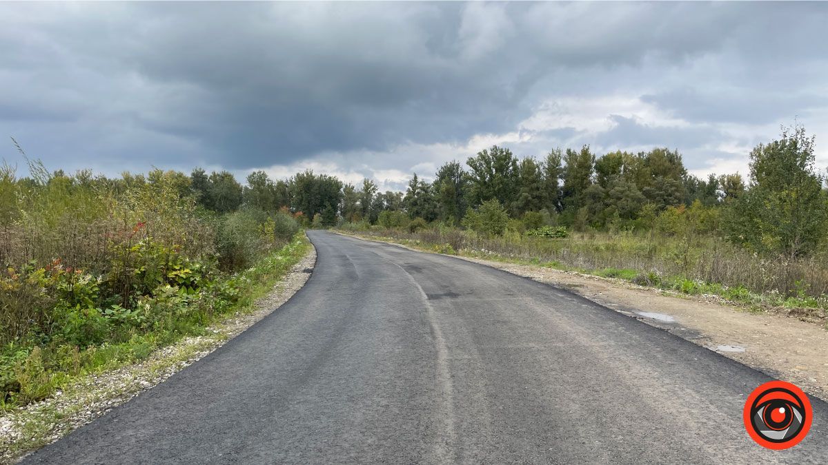 Між селами Грушів і Корнич постелили новий асфальт 4