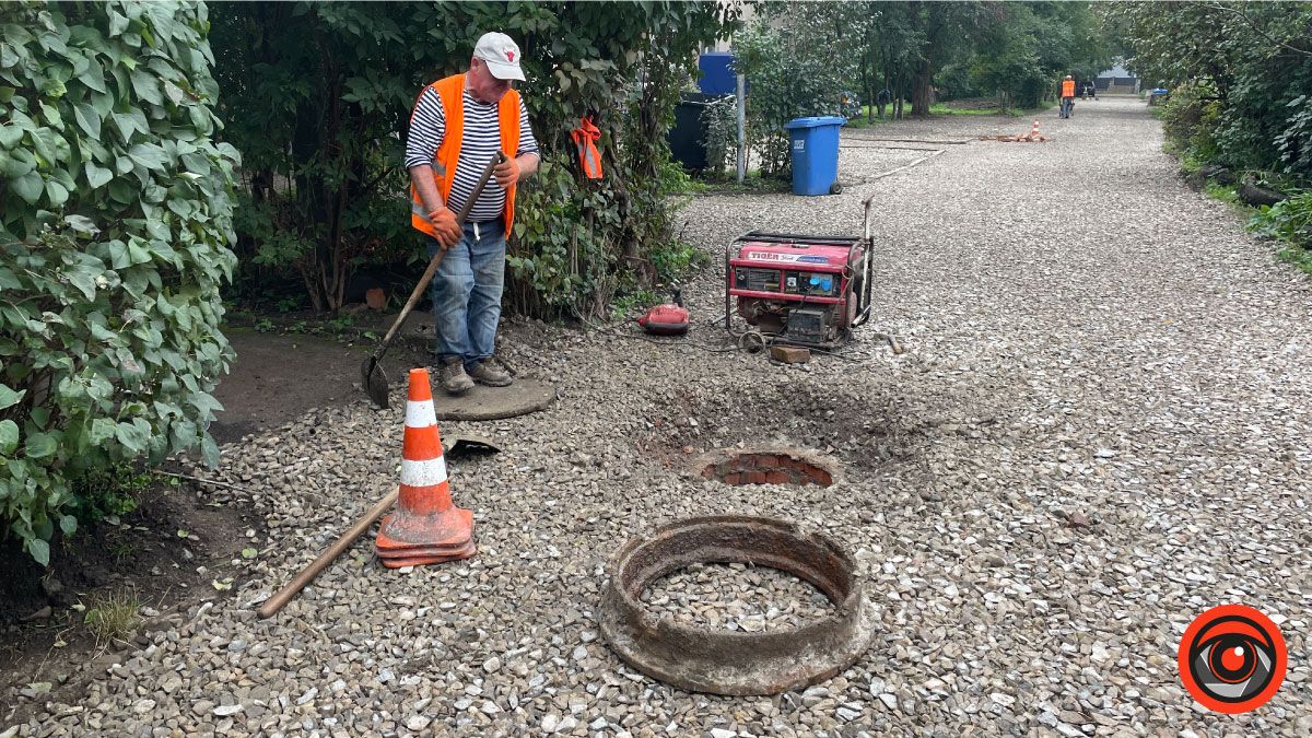 У Коломиї ремонтують дорогу на вул. Навроцького 2