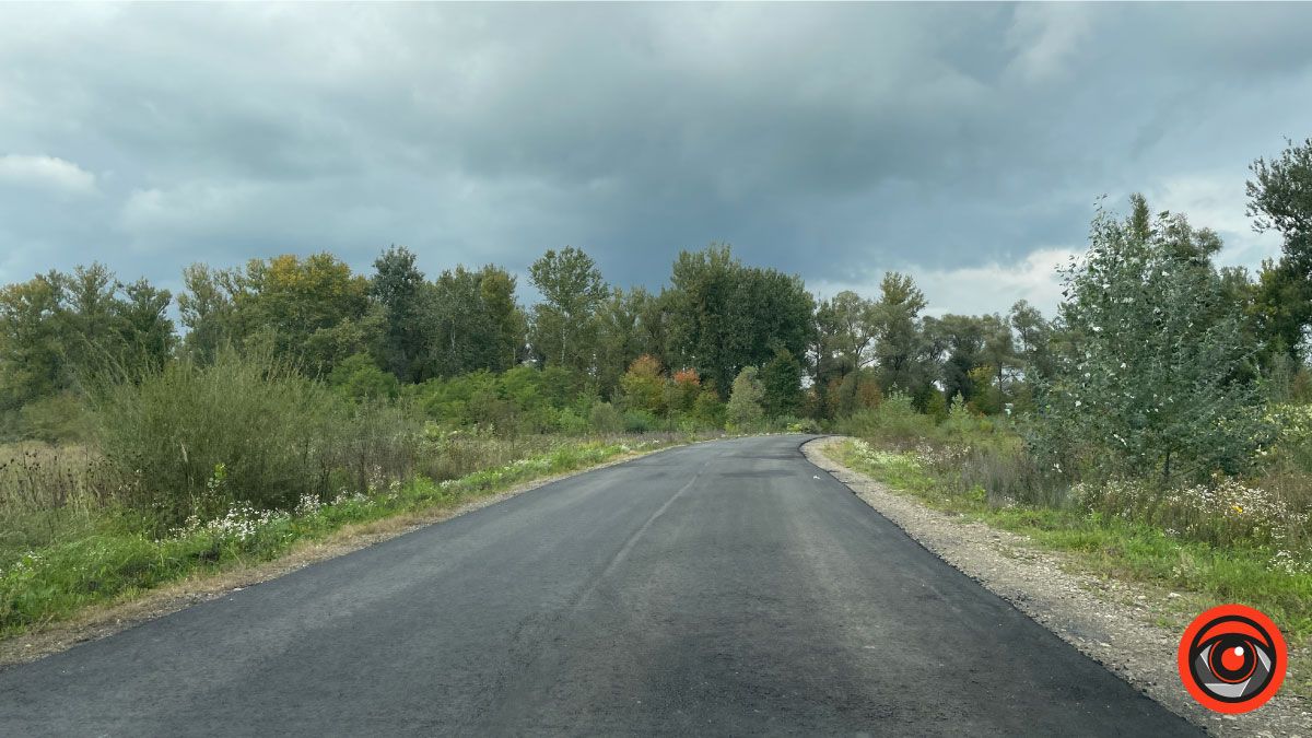 Між селами Грушів і Корнич постелили новий асфальт 5