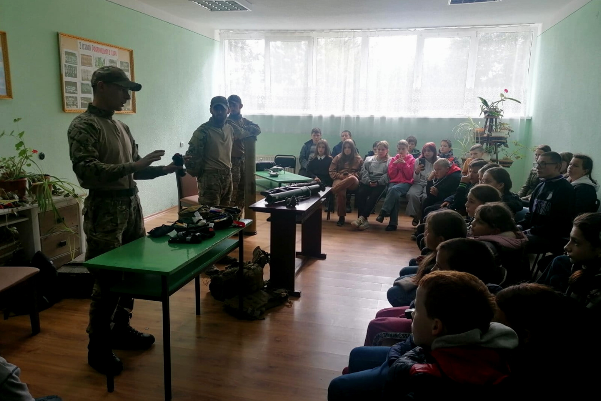 У селі Раківчик відбулася патріотично-навчальна зустріч молоді із Тризубівцями 2