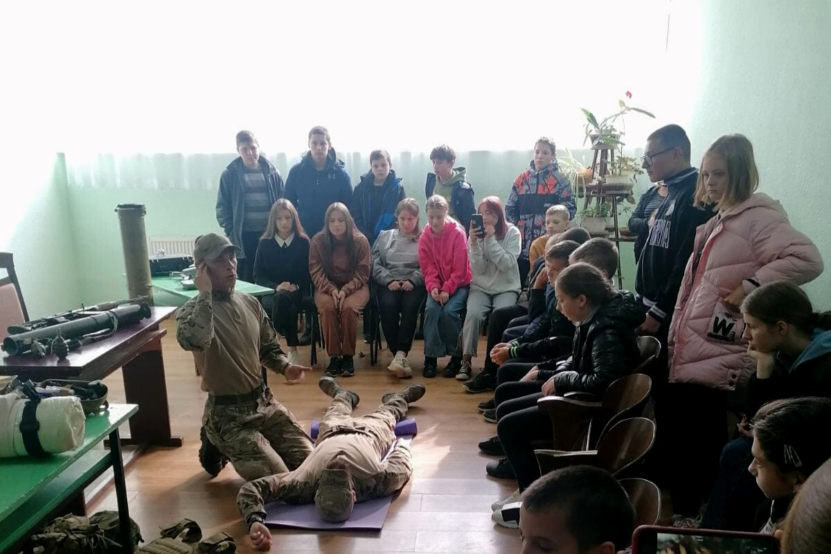 У селі Раківчик відбулася патріотично-навчальна зустріч молоді із Тризубівцями 3