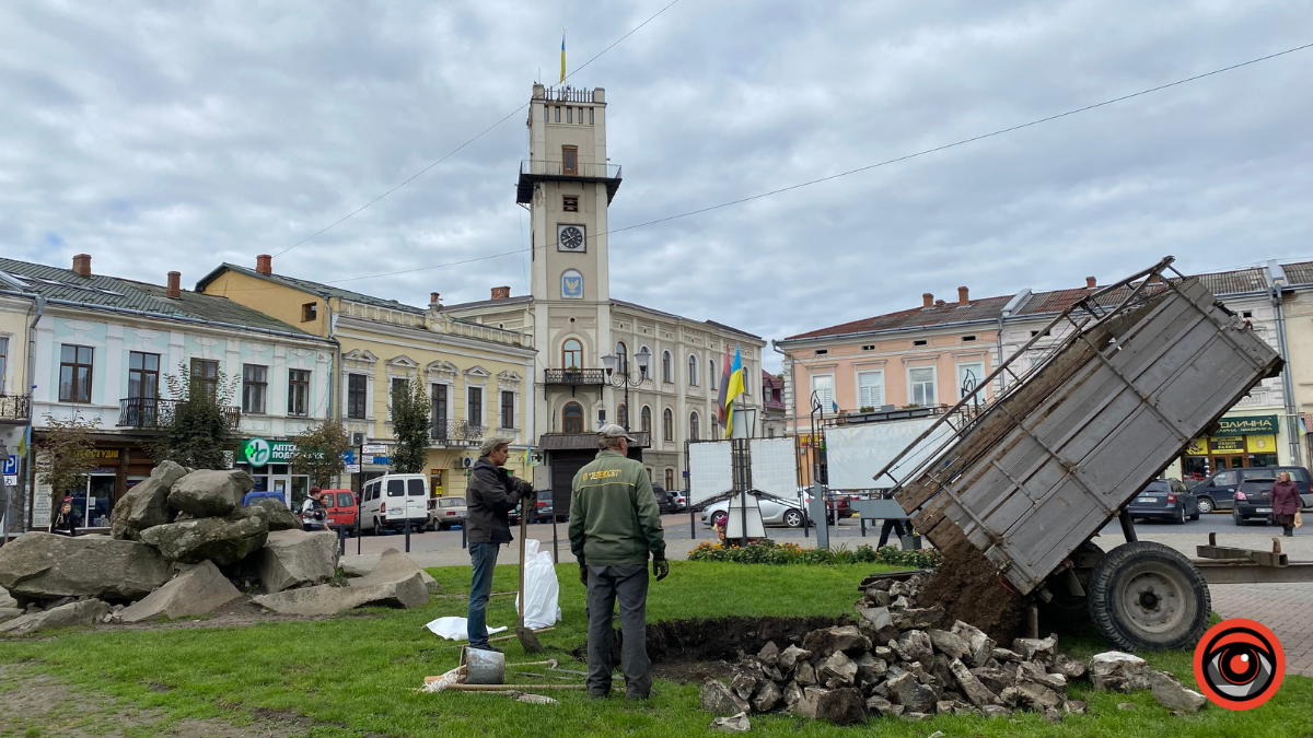 У центрі міста з'явиться нова клумба